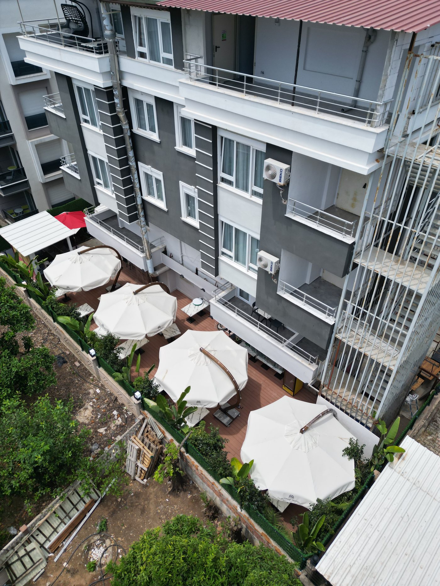 Altınay Hotel kuşbakışı bina görünümü